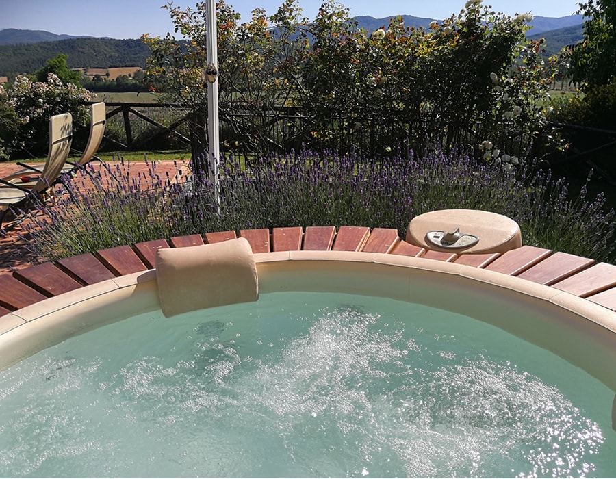 Vasca idromassaggio Jacuzzi esterna